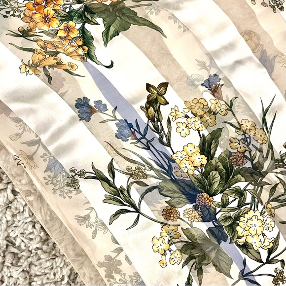 Adrienne Vittadini vintage cream blue striped floral sheer scarf - Picture 12 of 16